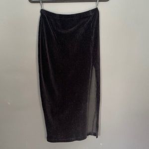 Black ribbed velvet slit skirt